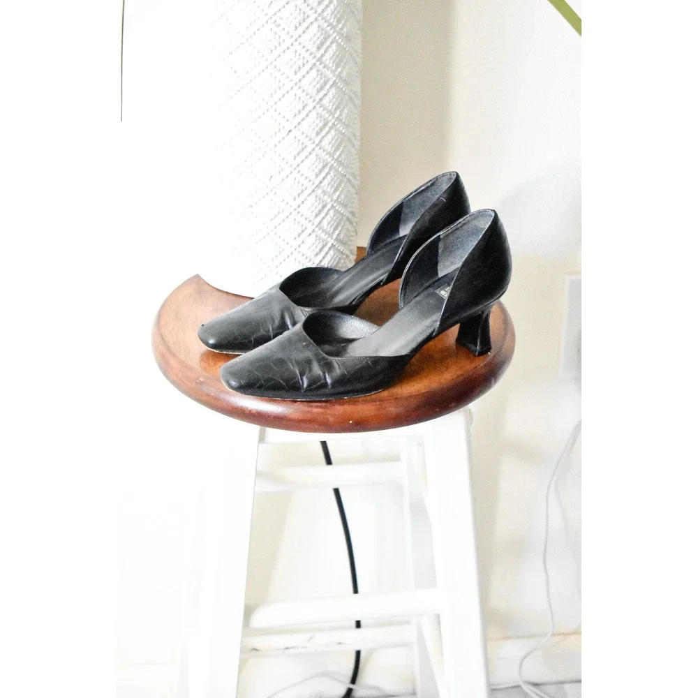 Stuart Weitzman Pumps Womens 6.5 Black Vintage Croc Embossed D'Orsay Square Toe